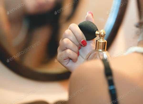 Quelles sont les meilleures méthodes pour parfumer sa maison de manière efficace ?