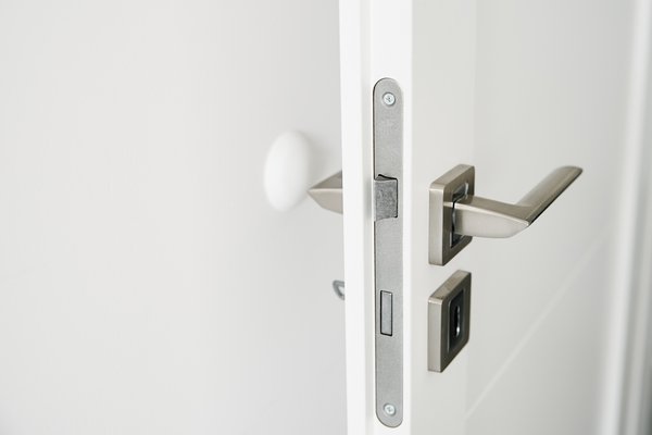 Tout savoir sur les butées de porte : choix et avantages